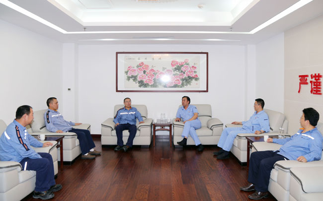 中鋁瑞閔鋁板帶有限公司黨委副書(shū)記李鐵到萬(wàn)基控股集團(tuán)進(jìn)行業(yè)務(wù)交流
