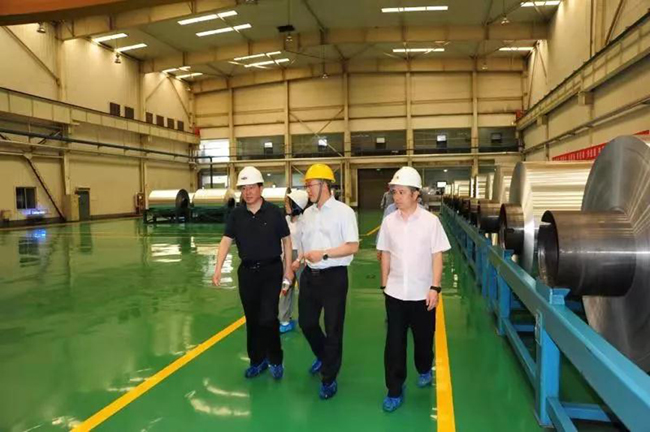 中國有色金屬協(xié)會(huì)副理事長章吉林一行到萬基鋁加工公司調(diào)研指導(dǎo)