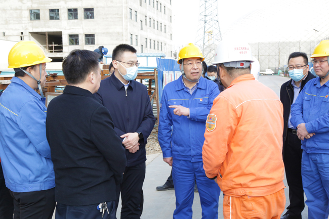 新安縣委副書記、縣長王智一行調(diào)研萬基控股集團(tuán)項(xiàng)目建設(shè)進(jìn)度
