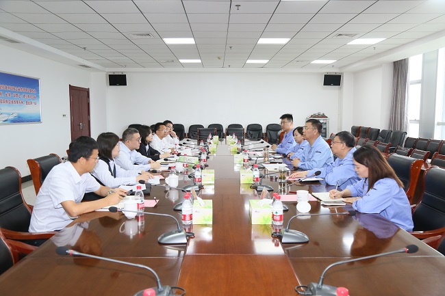 中原銀行總行副行長(zhǎng)周麗濤一行到萬基控股集團(tuán)調(diào)研