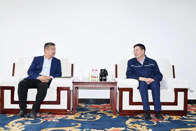 交通銀行洛陽分行黨委書記、行長齊延兵到萬基控股集團(tuán)調(diào)研