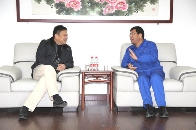 光大銀行鄭州分行東風(fēng)路支行行長尚明勝、副行長張濤到萬基控股集團(tuán)調(diào)研